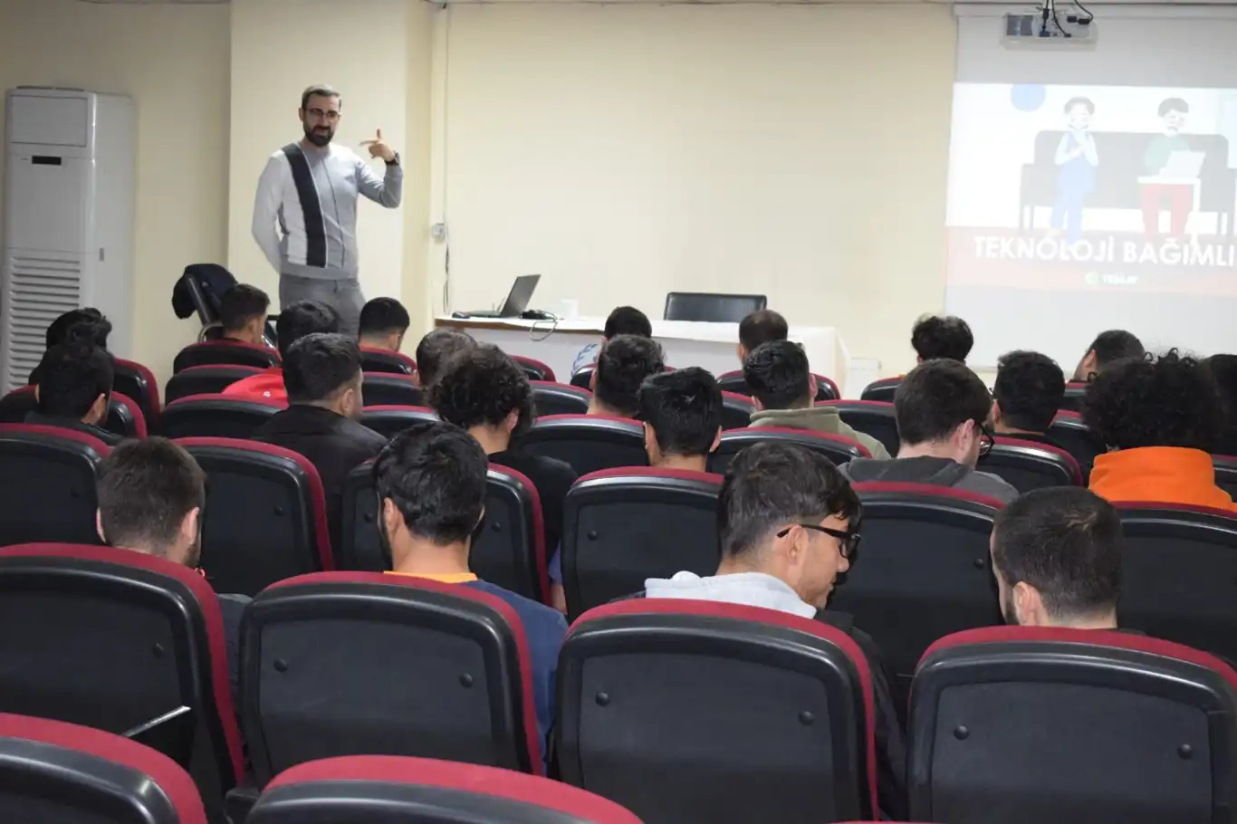 Öğrenci Yurdu'nda bağımlılıkla mücadele eğitimi