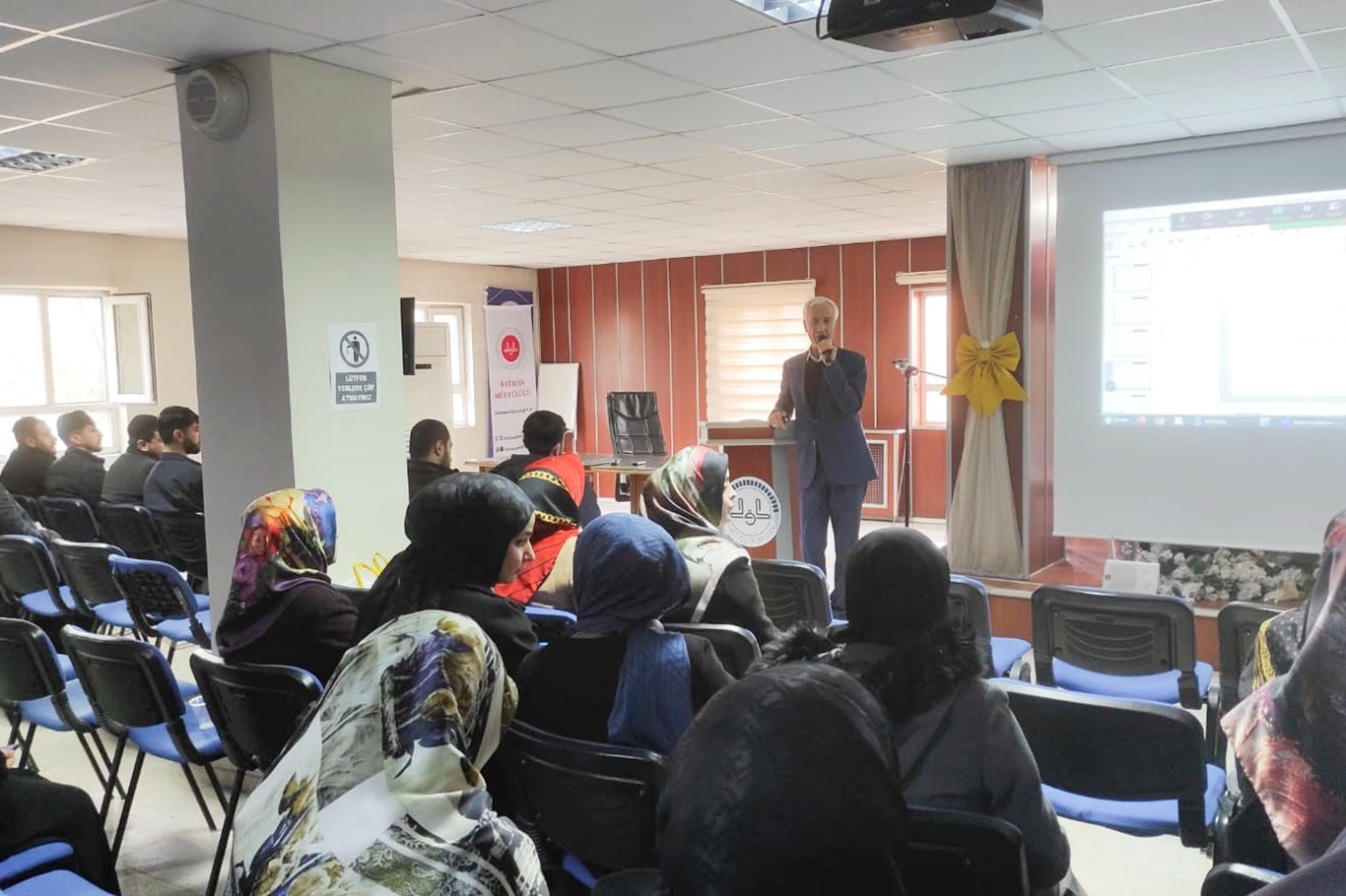 Batman İl Müftülüğünden fahri öğreticilere yönelik hizmet içi eğitim