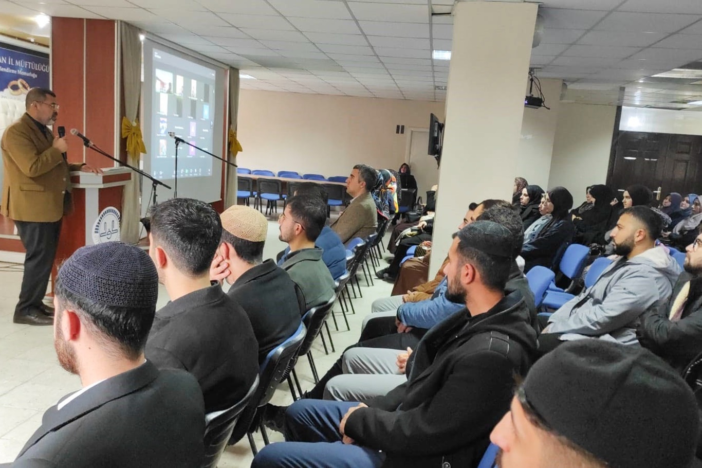 Batman İl Müftülüğünden fahri öğreticilere yönelik hizmet içi eğitim