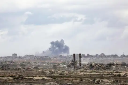 في خرق متكررللاتفاق..الاحتلال الصهيوني يشن غارات جديدة شرقي غزة