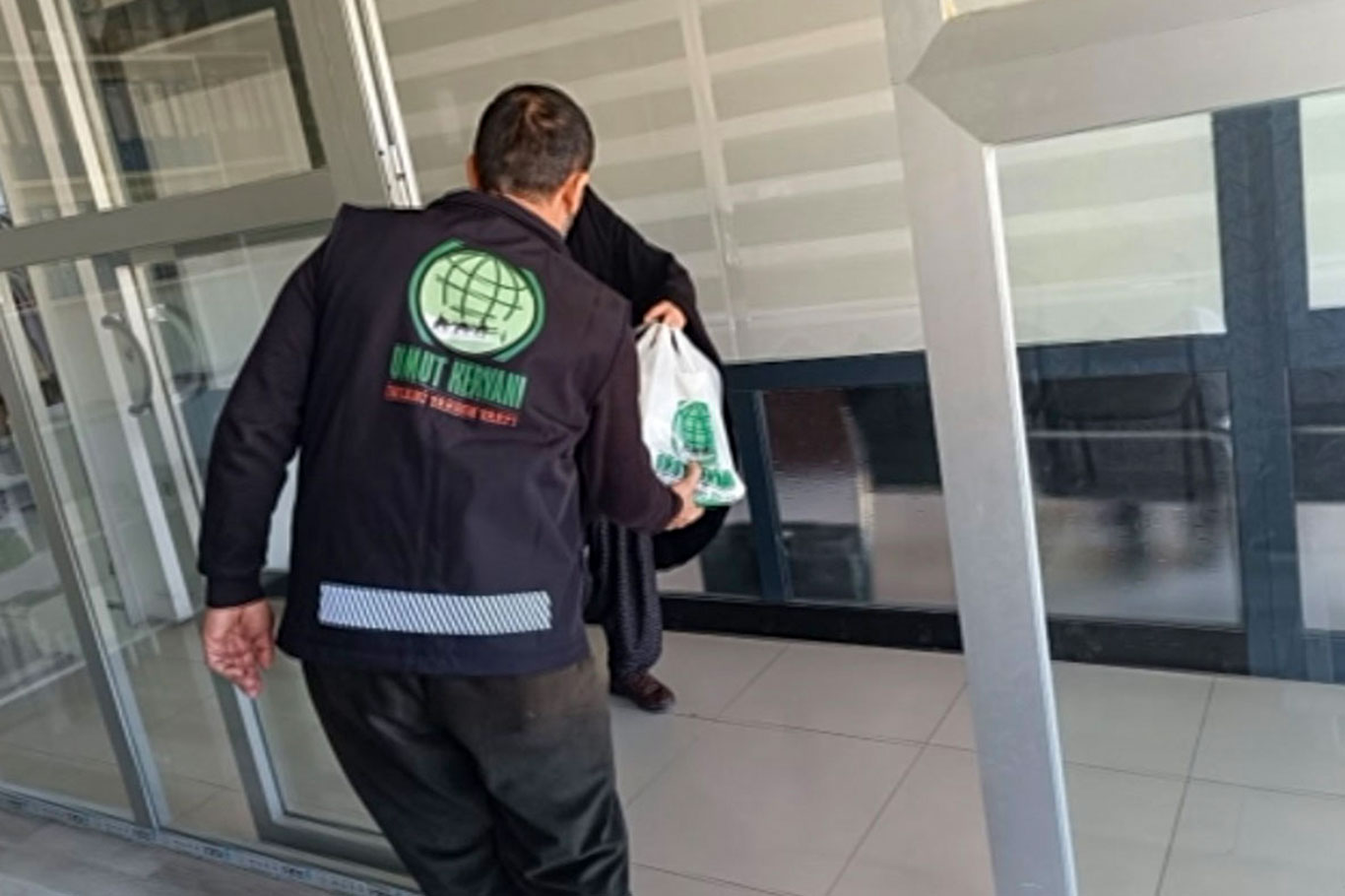 Umut Kervanı, Elazığ'da kapsamlı yardım dağıtımında bulundu