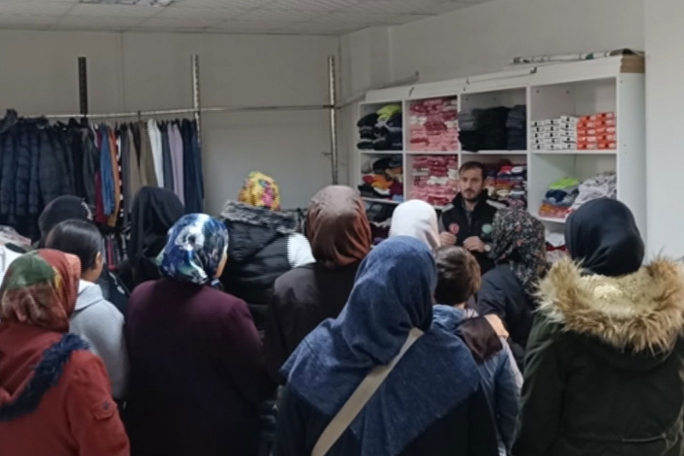 Umut Kervanı, Elazığ'da kapsamlı yardım dağıtımında bulundu