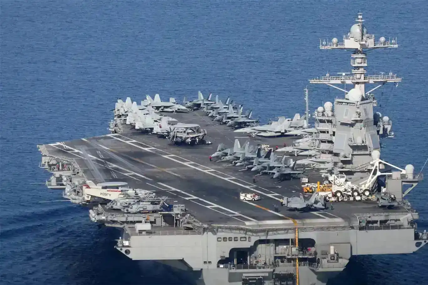 واشنطن تزيد حشدها العسكري في منطقة الكاريبي