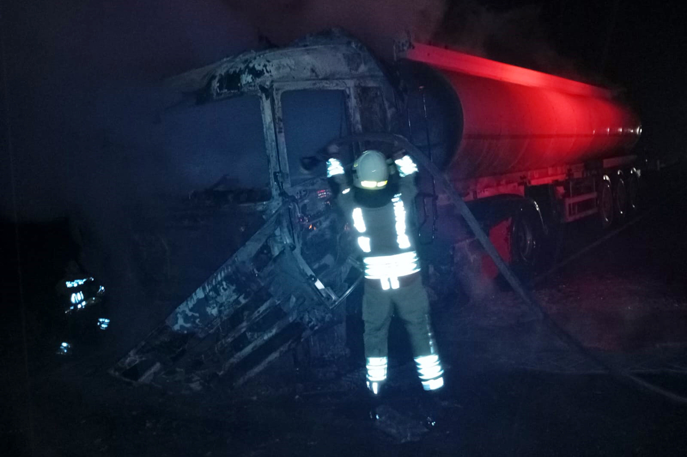 Şırnak'ta seyir halindeki tanker alev aldı