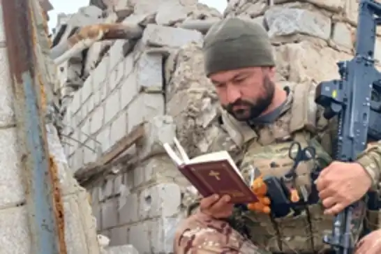 صحيفة التلغراف: قوميون صرب يقاتلون إلى جانب روسيا يستعدون لحرب جديدة في البلقان