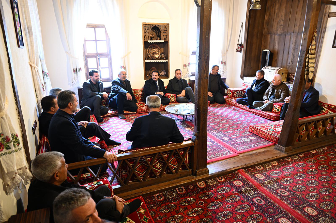 Battalgazi Belediye Başkanı Bayram Taşkın, mahalle muhtarlarıyla bir araya geldi