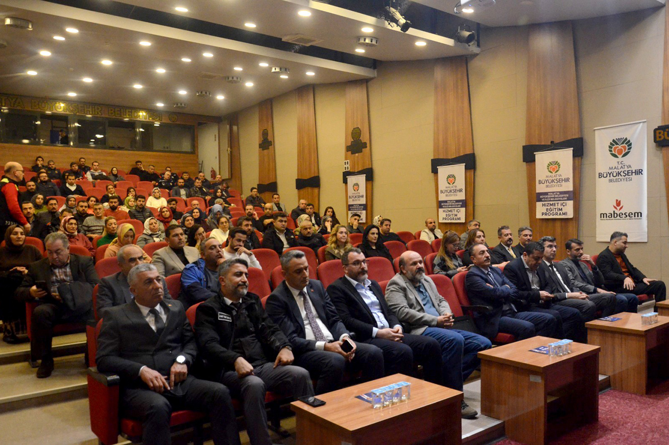 Malatya'da büyükşehir personellerine hizmet içi eğitimi düzenlendi