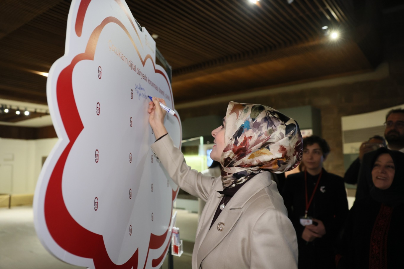 Bakan Göktaş: "Çocuklar Güvende" internet sitesi ve mobil uygulamasını hazırladık