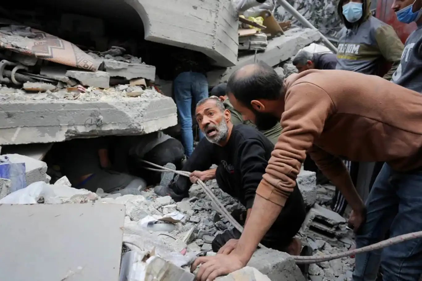 Gazze'de can kaybı 70 bin 667'ye yükseldi