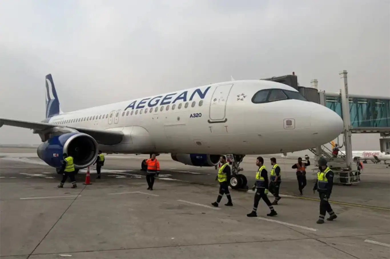 أول طائرة تجارية أوروبية تهبط في مطار بغداد بعد انقطاع 35 عاما