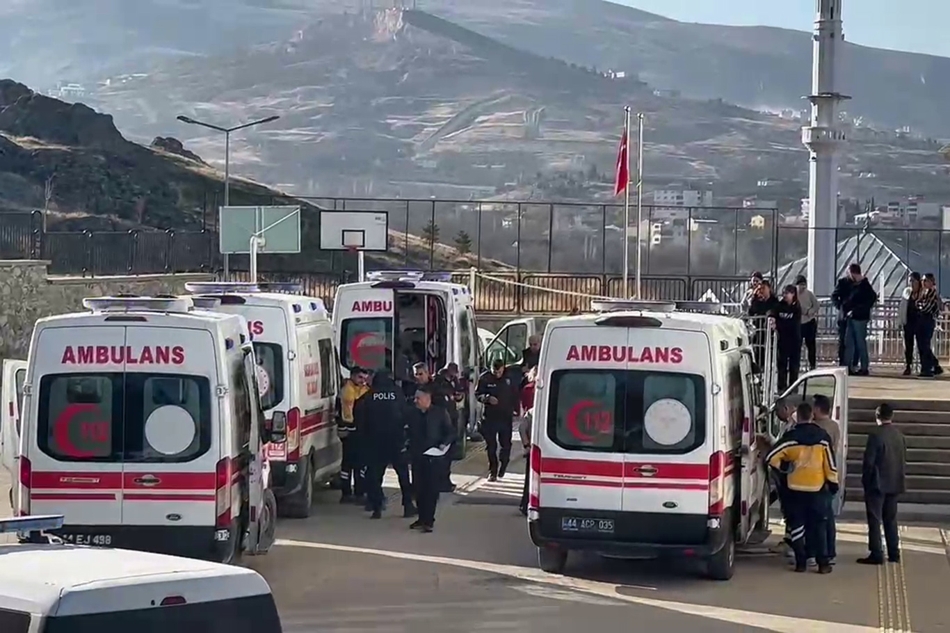 Malatya gıda zehirlenmesi şüphesi: 10 öğrenci hastaneye kaldırıldı