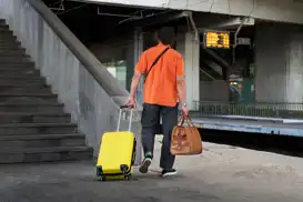 Trump restricts Palestinian, Syrian entry into US