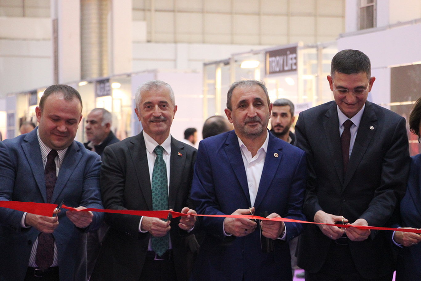 HÜDA PAR Milletvekili Şahzade Demir, Gaziantep'te düzenlenen 12'nci Penye ve Tekstil Fuarı'na katıldı.