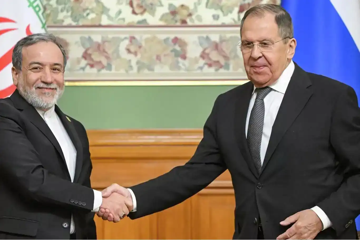لافروف: نعمل على تطوير التعاون العسكري-التقني مع إيران