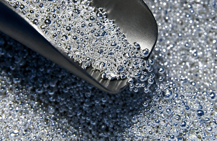 الذهب والفضة يسجلان أرقاماً قياسية جديدة