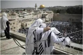 جولەکەکانی سەهیۆنی لە مزگەوتی ئەقسا ڕێپێوانێک ئەنجام دەدەن.