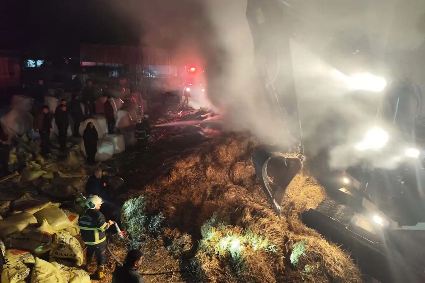 Şanlıurfa’da hayvan çiftliğinde yangın