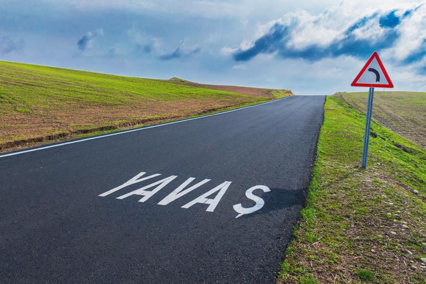Batman'da köy yollarında yol çizgi ve işaretlemeleri yapıldı