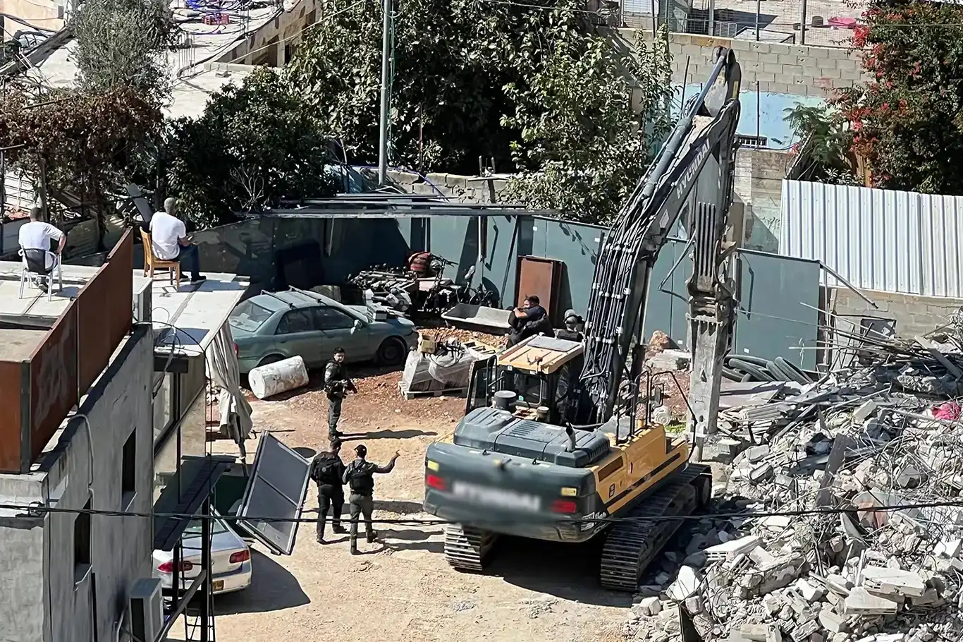 خطة تهجير ديموغرافي في القدس: الفلسطينيون يُقتلعون من منازلهم بالقوة