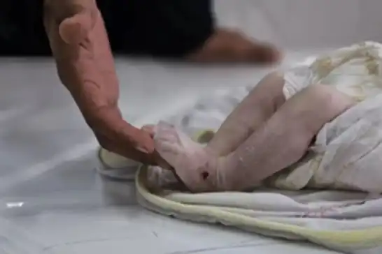 شەهیدبوونی ساوایەکی یەک مانگانە لە خان یوونس بەهۆی سەرمای سەختەوە