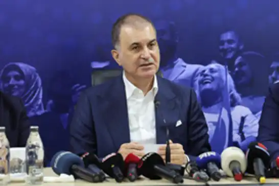 Ömer Çelik: Özel'in yabancılardan yardım istemesi vahim bir durum