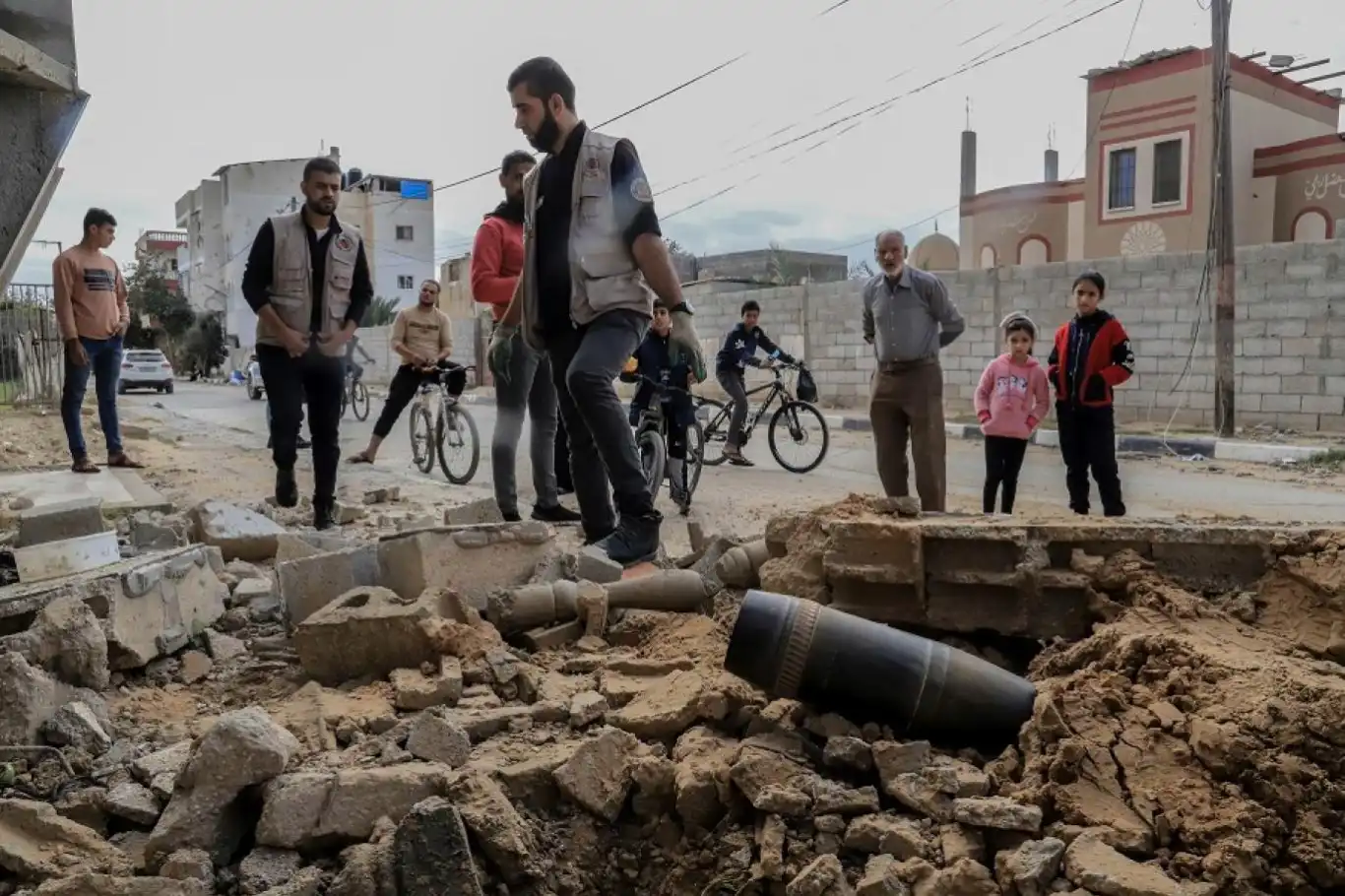 غزة..استشهاد طفل جراء انفجار مخلفات الاحتلال في مخيم النصيرات