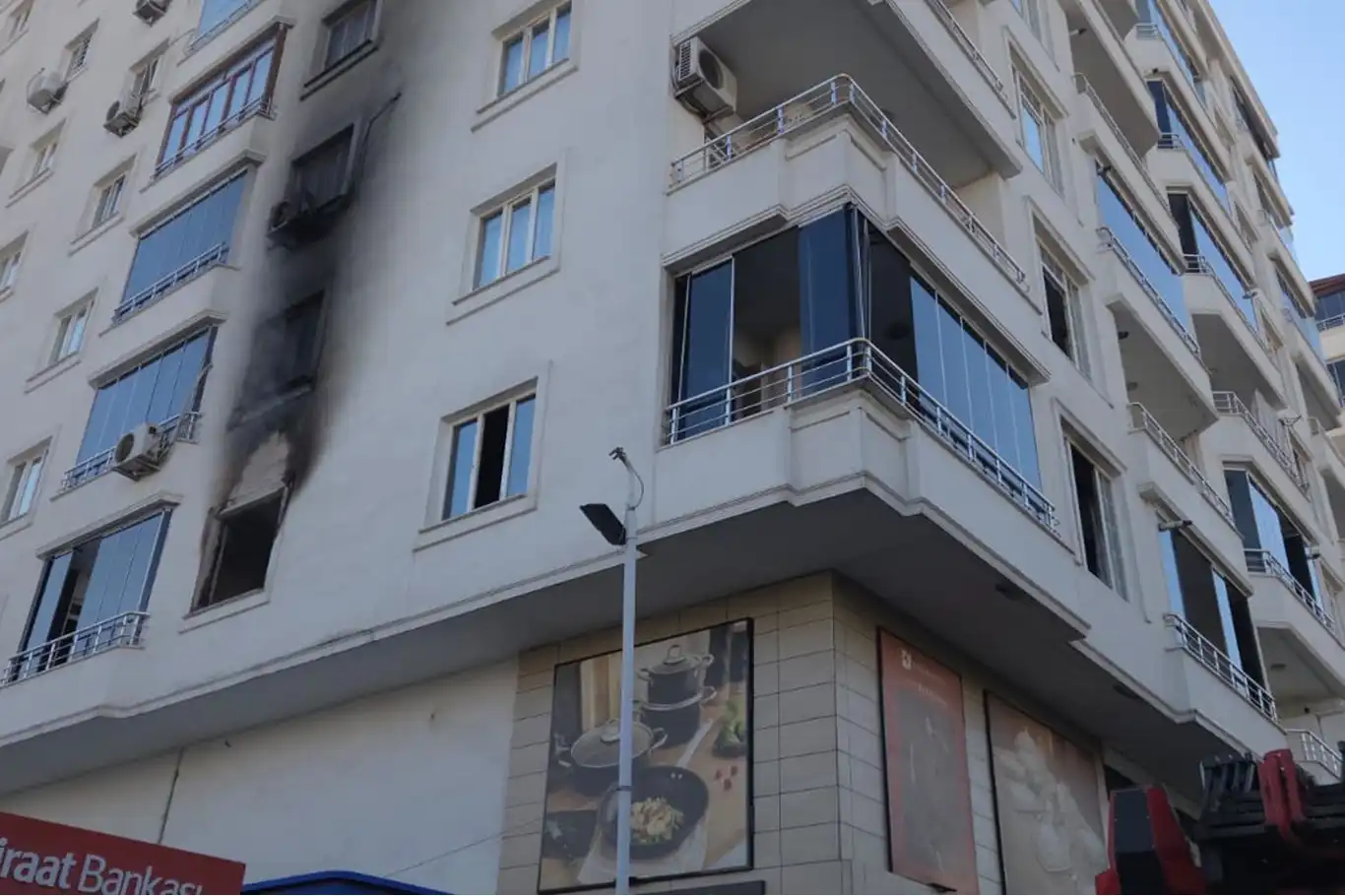 Batman'da 7 katlı binada yangın