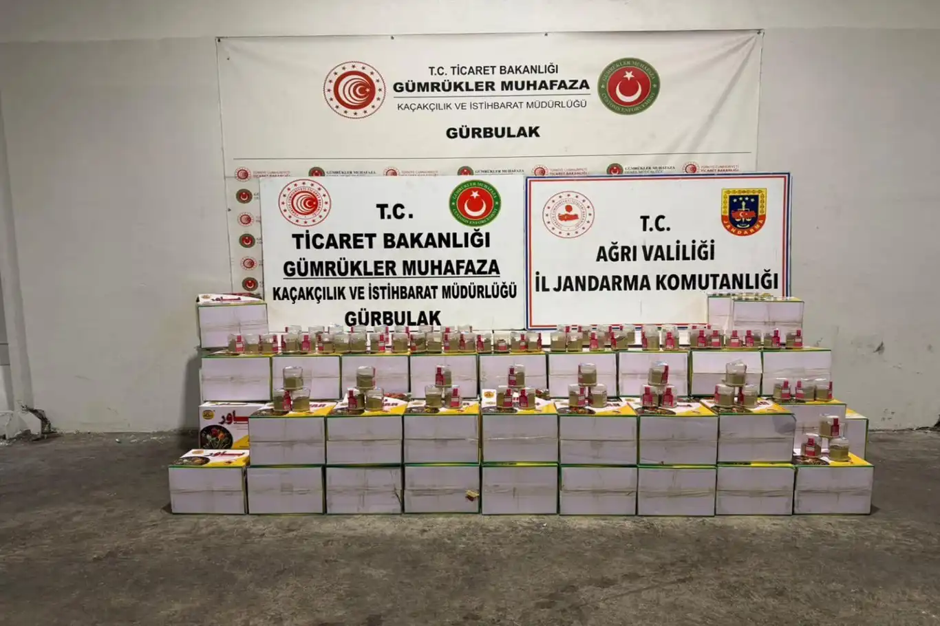 Ağrı'da durdurulan bir tırda 163 kilo 900 gram eroin ele geçirildi