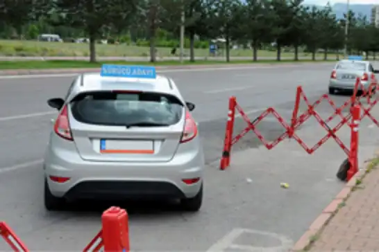 Anayasa Mahkemesi'nden ehliyet düzenlemesi: Aday sürücülerin belgesi iptal edilemeyecek