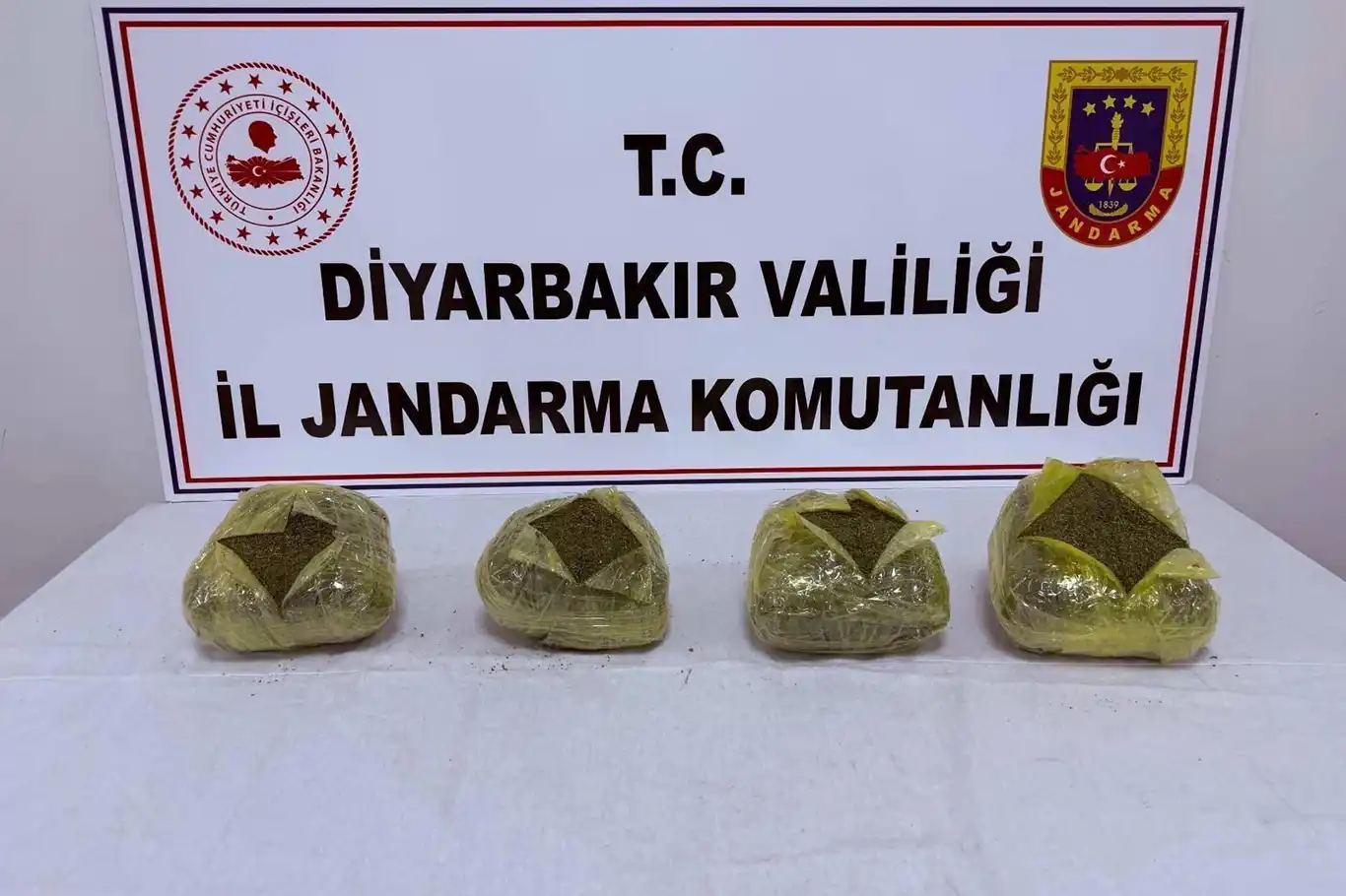 Diyarbakır'da 38 kilogram esrar ele geçirildi