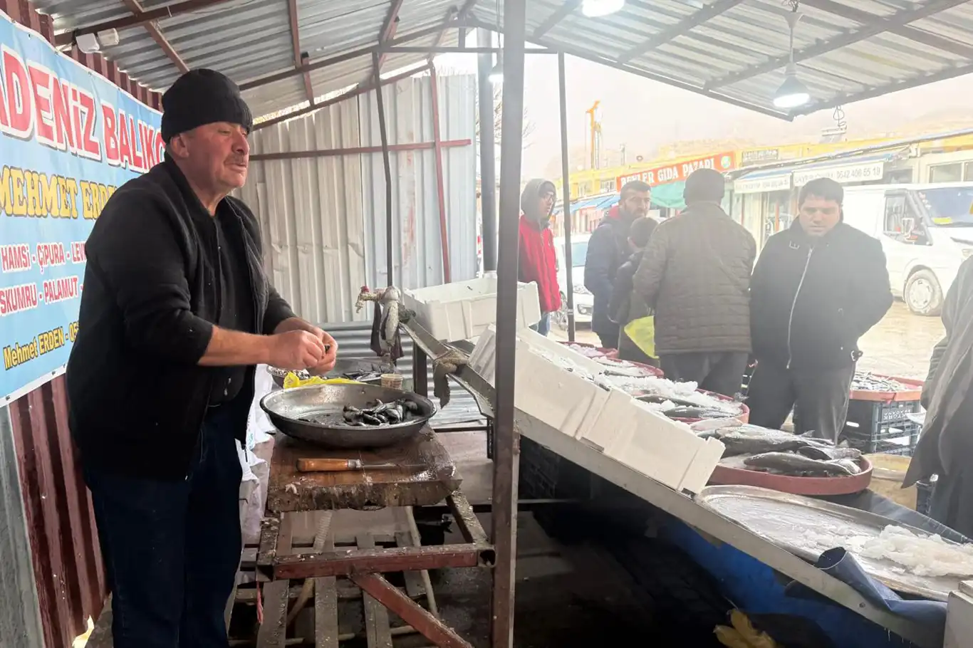 Darende'de balıkçı esnafı satışlardan memnun