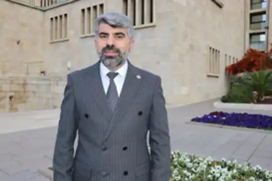 النائب في حزب الهدى دينتش يعلن عن تنظيم ندوة حول "إدمان المخدرات" في ديار بكر