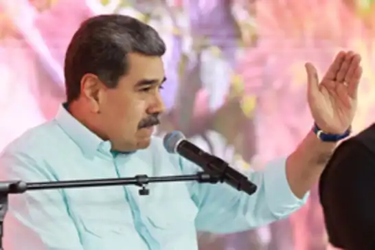 الولايات المتحدة تُعدّ خطة في حال استقالة مادورو