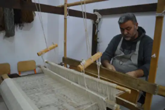 Coğrafi işaretli tiftiği ilmek ilmek dokuyarak sanatta dönüştürüyorlar