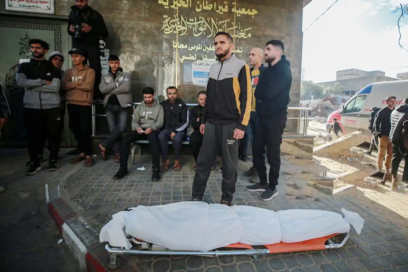 İşgalciler ateşkesi yine çiğnedi: Gazze'nin dört bir yanında saldırılar