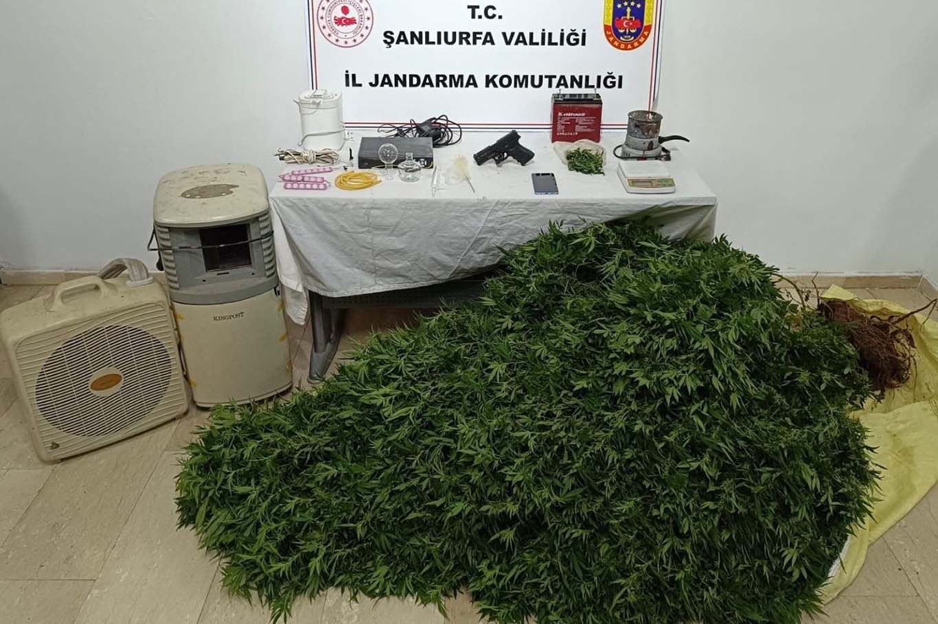 Şanlıurfa’da silah ve uyuşturucu operasyonu: 20 şüpheli hakkında işlem