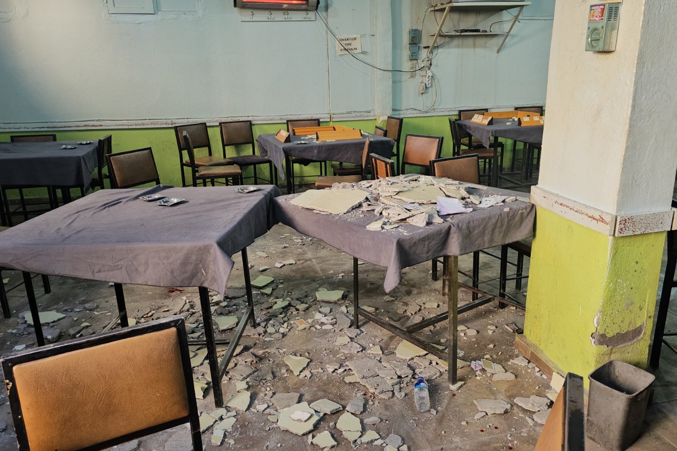 Mardin’de kıraathanenin tavanı çöktü: 2 yaralı