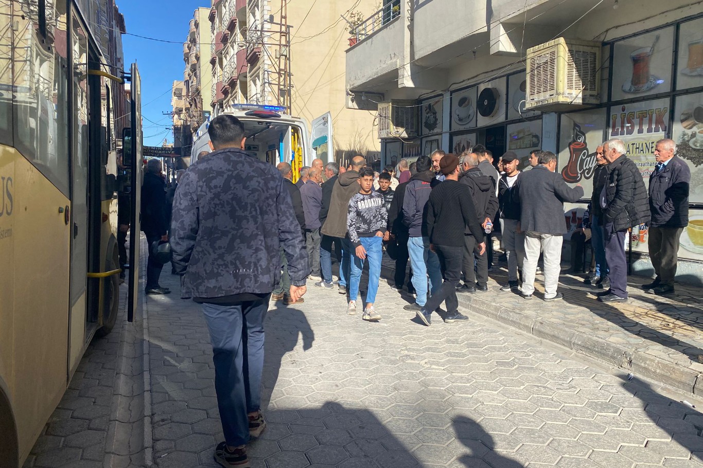 Mardin’de klima montajı sırasında 2’nci kattan düşerek yaralandı