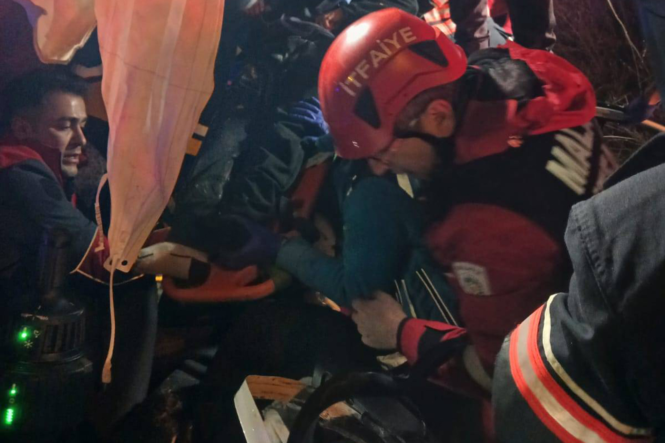 Malatya'da kontrolden araç kaza yaptı: 1'i ağır 2 yaralı