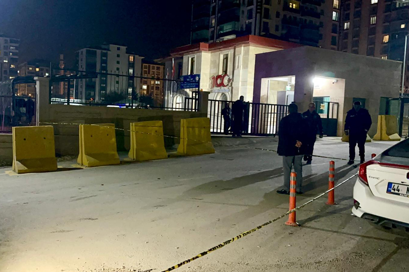 Malatya'da işyeri kurşunlanması sonrası karakol önünde kavga: 3 yaralı