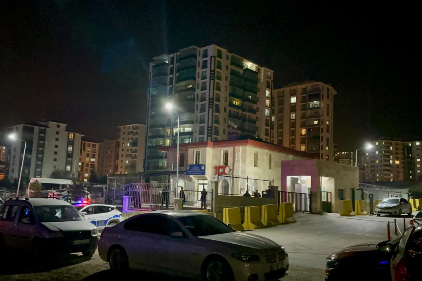 Malatya'da işyeri kurşunlanması sonrası karakol önünde kavga: 3 yaralı