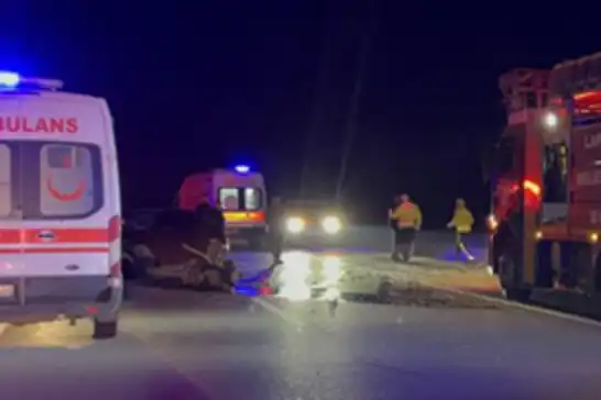 Polisin "dur" ihtarından kaçan araç feci kazaya karıştı: 5 ölü