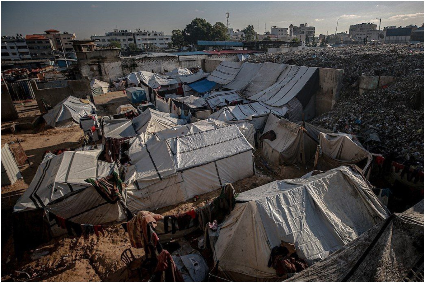 Gazze’de çöp yığınların arasında yaşam mücadelesi