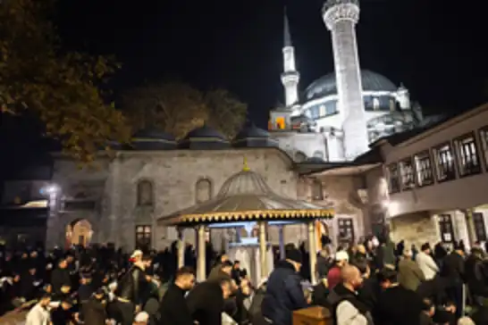 Üç aylar Eyüpsultan Camii'nde dualarla karşılandı