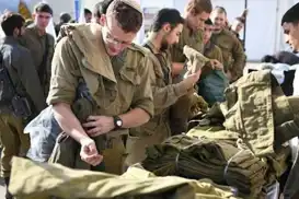 الكيان الصهيوني يزوّد 10 آلاف جندي احتياطي بأسلحة داخل منازلهم