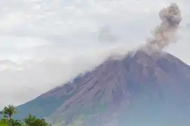 Semeru Yanardağı yeniden faaliyete geçti