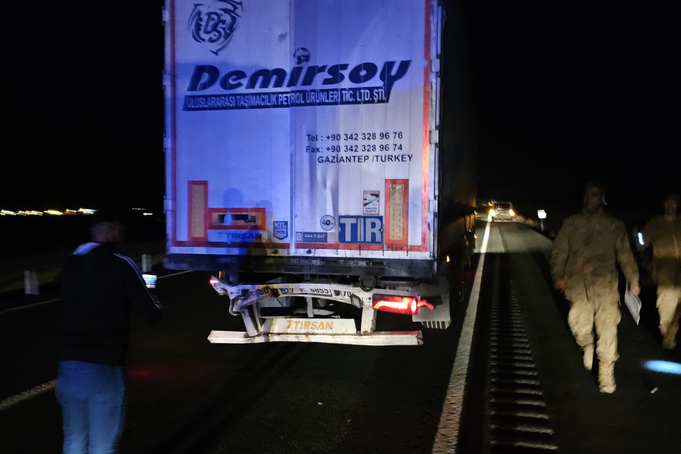 Mardin’de tır ile kamyonet çarpıştı: 5 yaralı