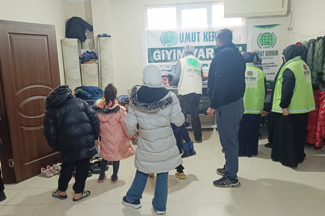 Hope Caravan Foundation delivers winter aid to families in need in Şanlıurfa