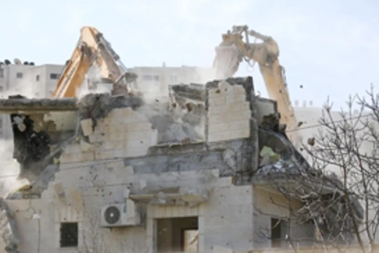 Israeli forces demolish Palestinian apartment building in Jerusalem, leaving 100 homeless