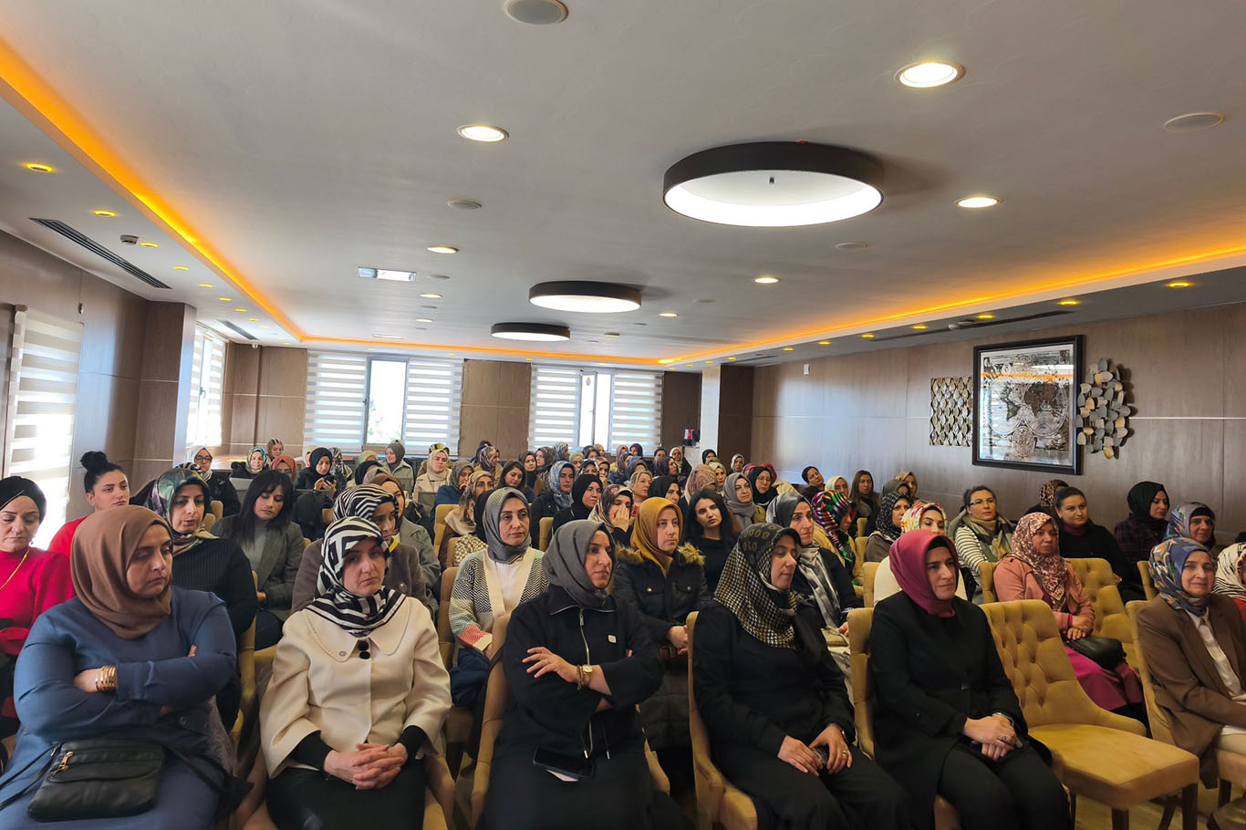 Eğitim-Bir-Sen Kadın Komisyonu Batman'da teşkilat buluşması düzenledi